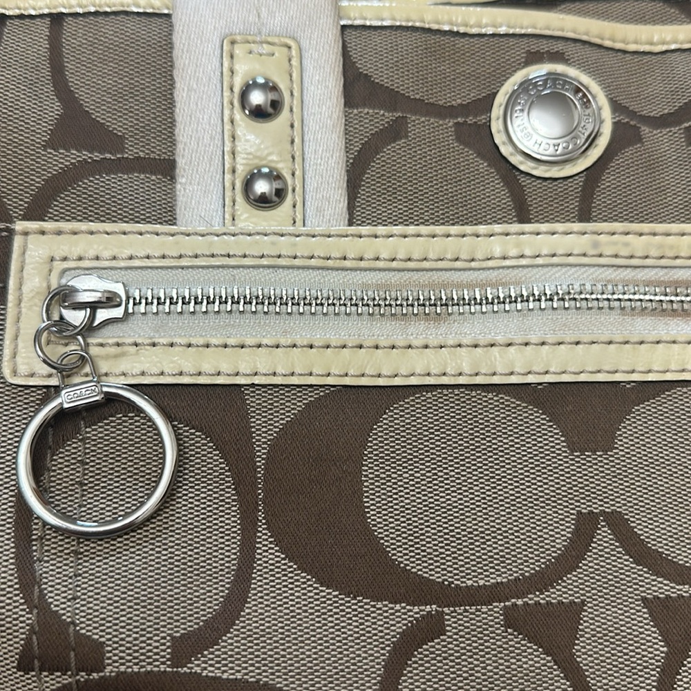 Vintage Coach Daisy Signature Logo Shoulder Bag #F1487 - Picture 3 of 16